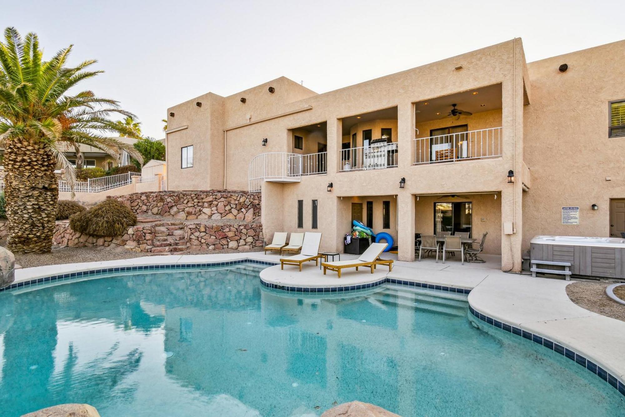 Lake Havasu Oasis With Lake View, 1 Mi To Beach! เลคฮาวาซูซิตี้ ภายนอก รูปภาพ
